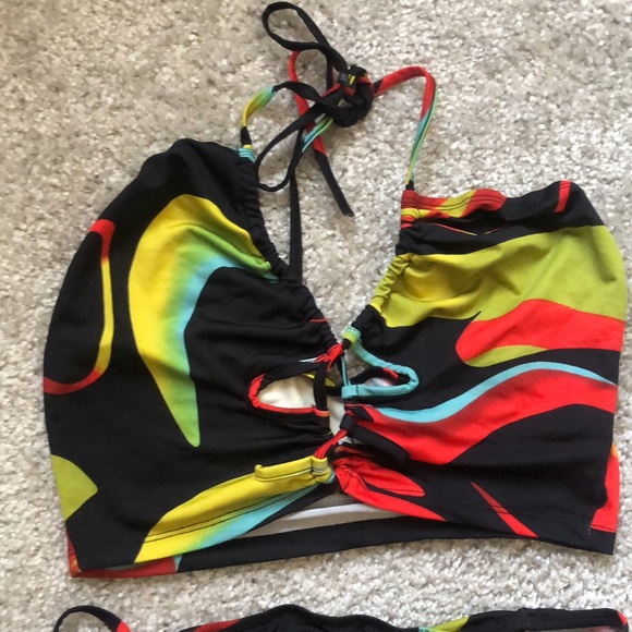 Multi color two piece - Picture 3 of 6